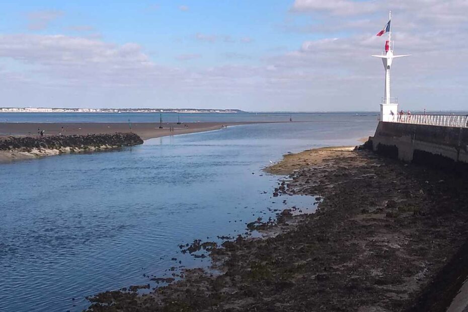 Jetée et chenal du Pouliguen en Loire atlantique